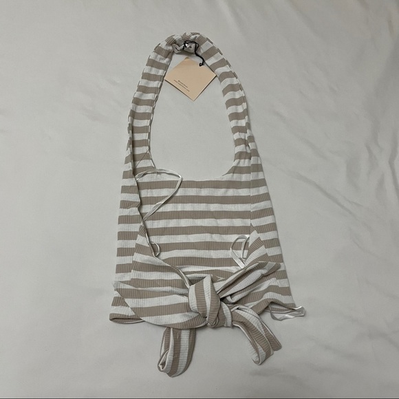 Ribbed Halter Crop Top - Picture 3 of 3